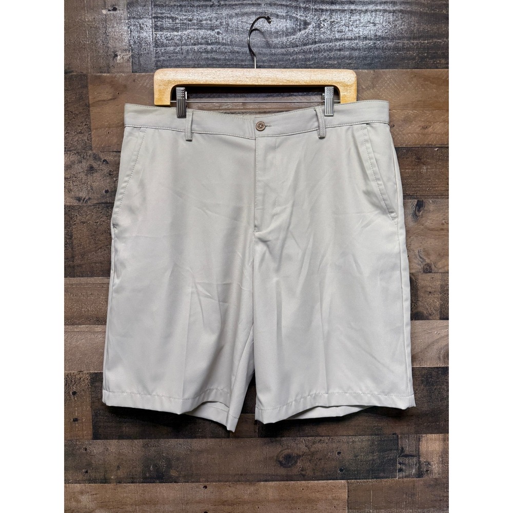IZOD Golf Basix Shorts Men's 36‎ Khaki Classic Flat Front Lightweight Chino